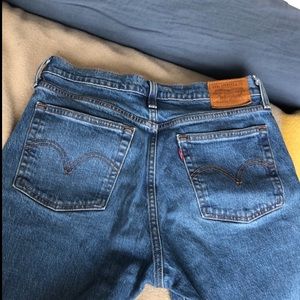 Levi’s Wedgie Straight High-Rise Crop